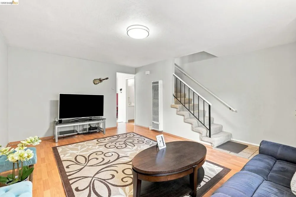 205 Del Valle Cir El Sobrante, CA 94803