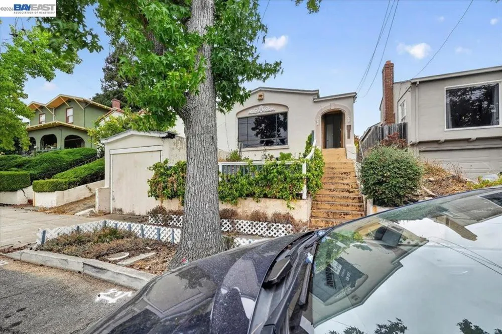 3148 California St Oakland, CA 94602
