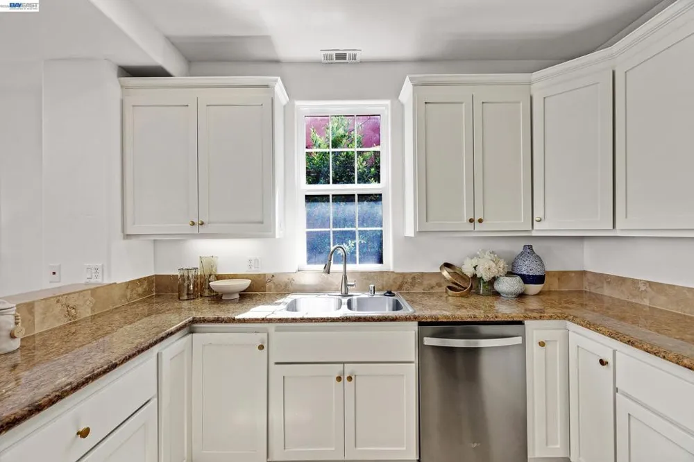 1015 Greenbrier Ct San Leandro, CA 94577