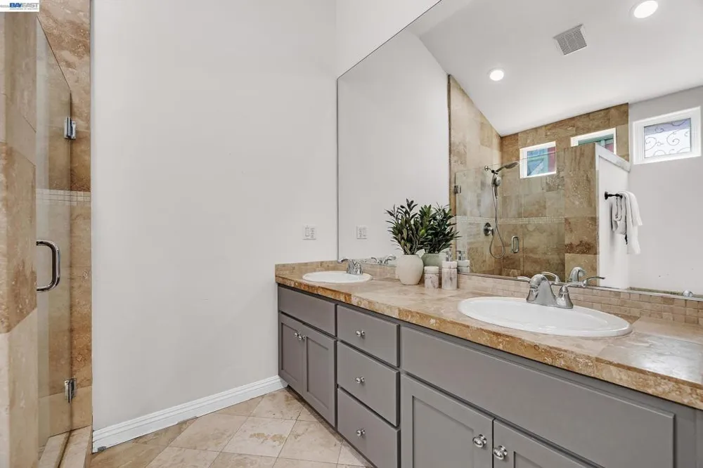 1015 Greenbrier Ct San Leandro, CA 94577