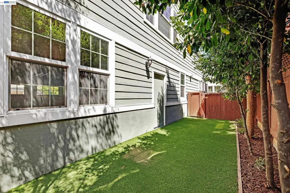 1015 Greenbrier Ct San Leandro, CA 94577