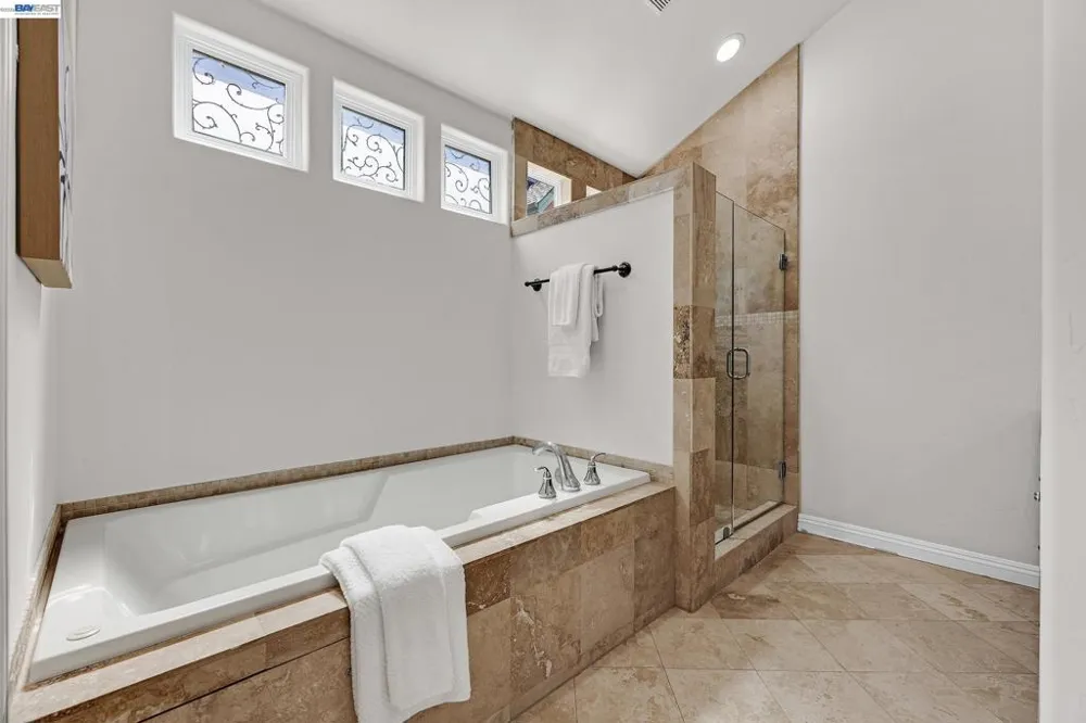 1015 Greenbrier Ct San Leandro, CA 94577