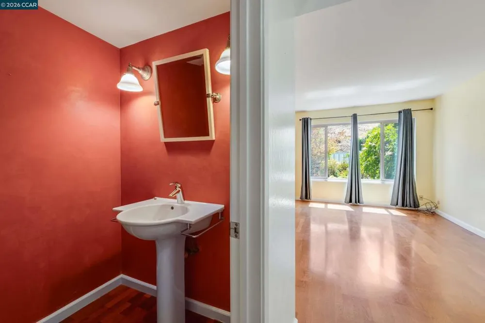 131 Ironwood Oakland, CA 94605