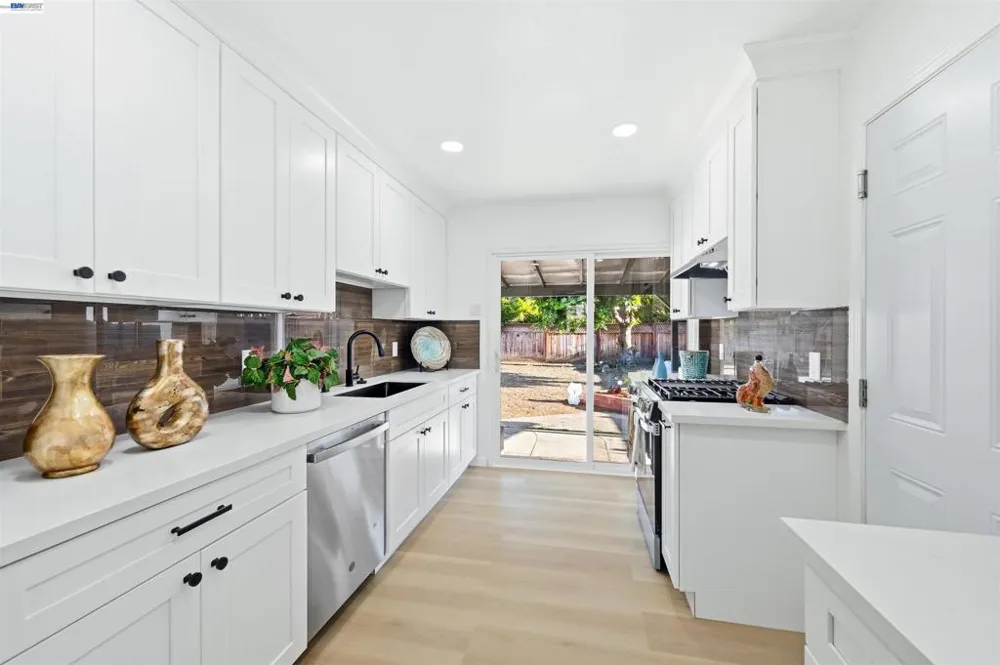 59 Lafayette Ave Hayward, CA 94544