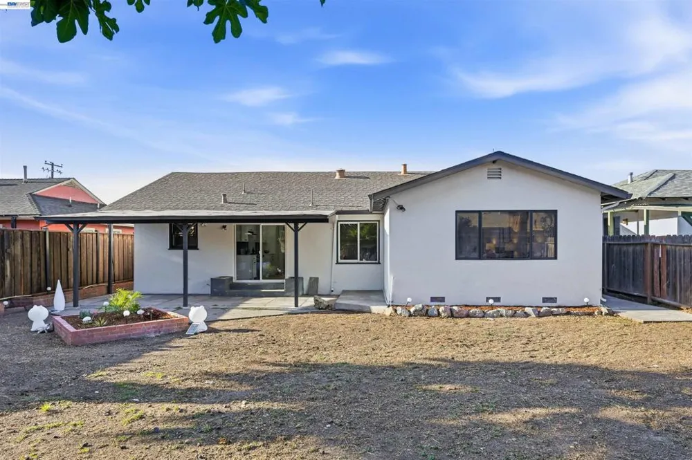59 Lafayette Ave Hayward, CA 94544