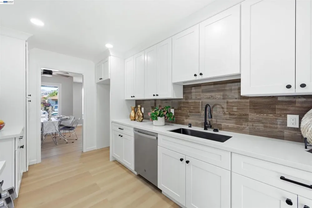59 Lafayette Ave Hayward, CA 94544