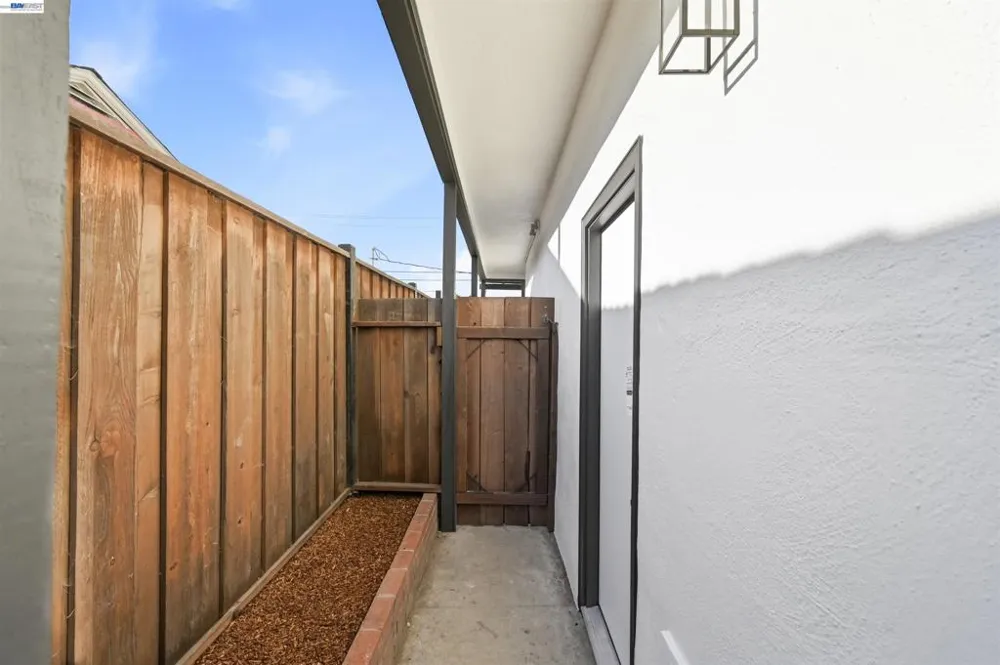 59 Lafayette Ave Hayward, CA 94544