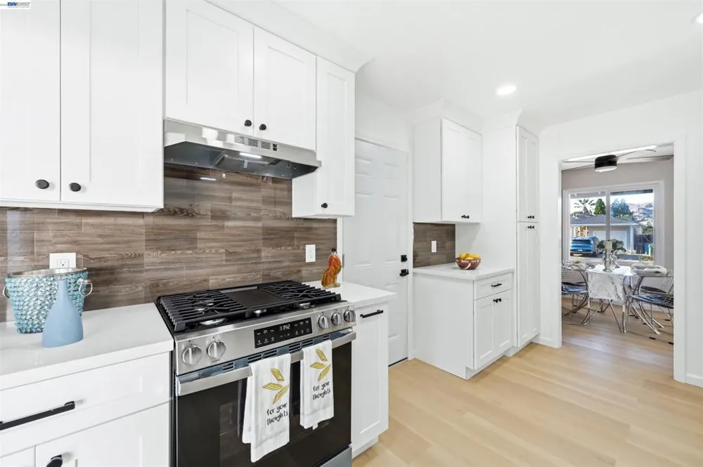 59 Lafayette Ave Hayward, CA 94544
