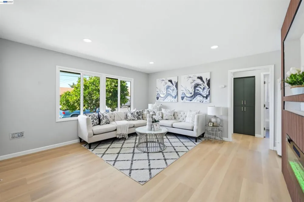 59 Lafayette Ave Hayward, CA 94544