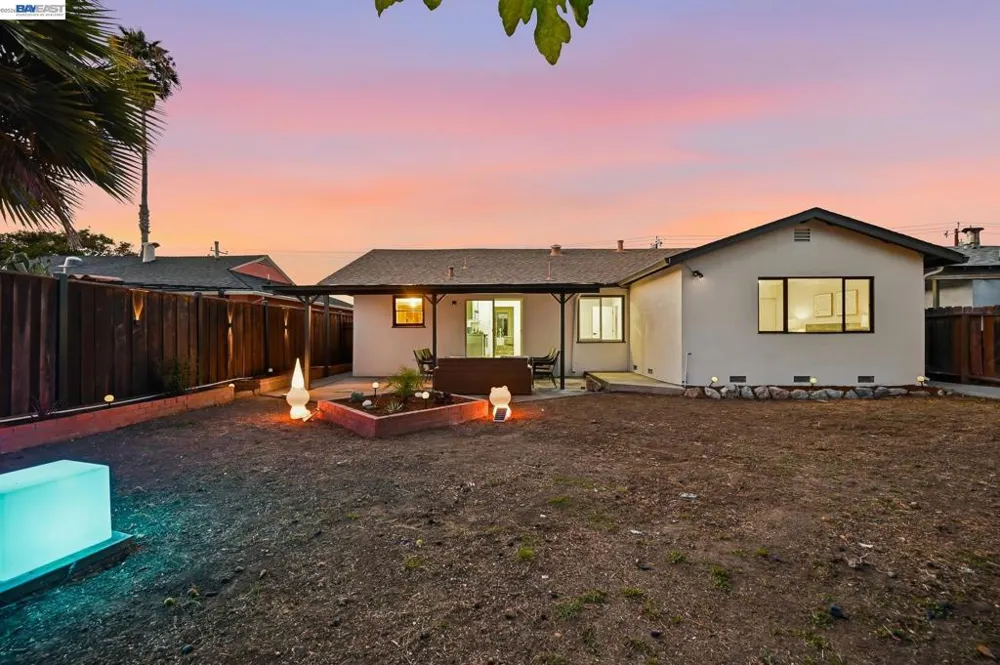 59 Lafayette Ave Hayward, CA 94544