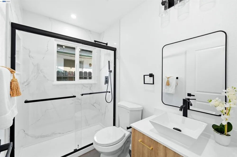 59 Lafayette Ave Hayward, CA 94544