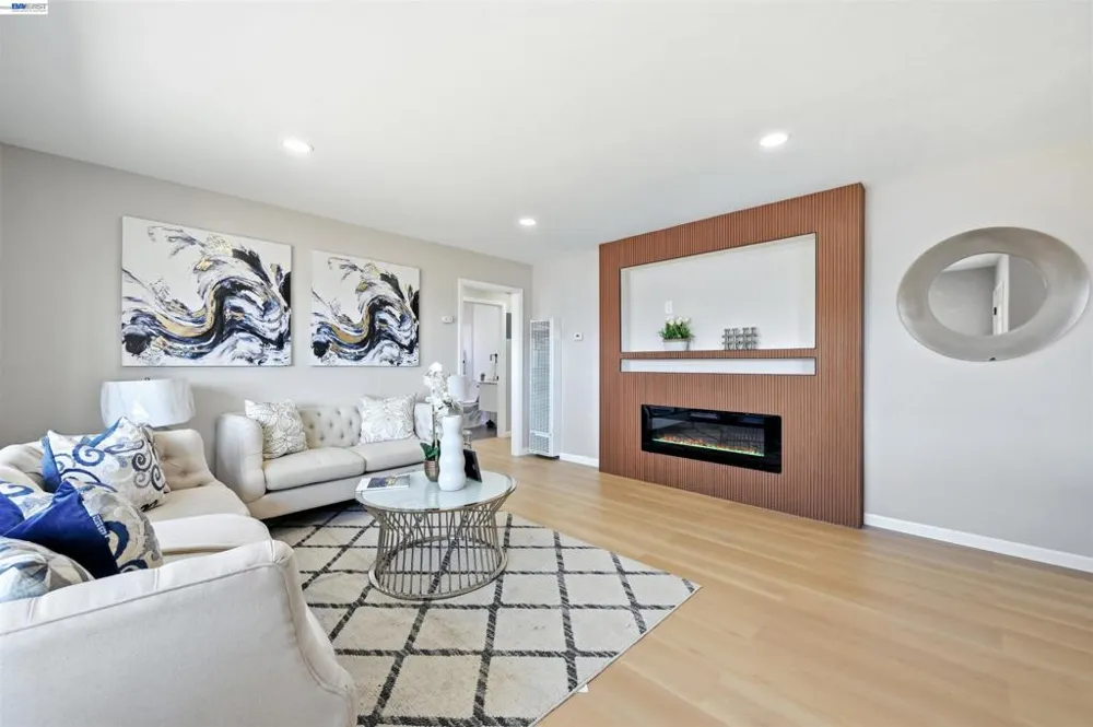 59 Lafayette Ave Hayward, CA 94544