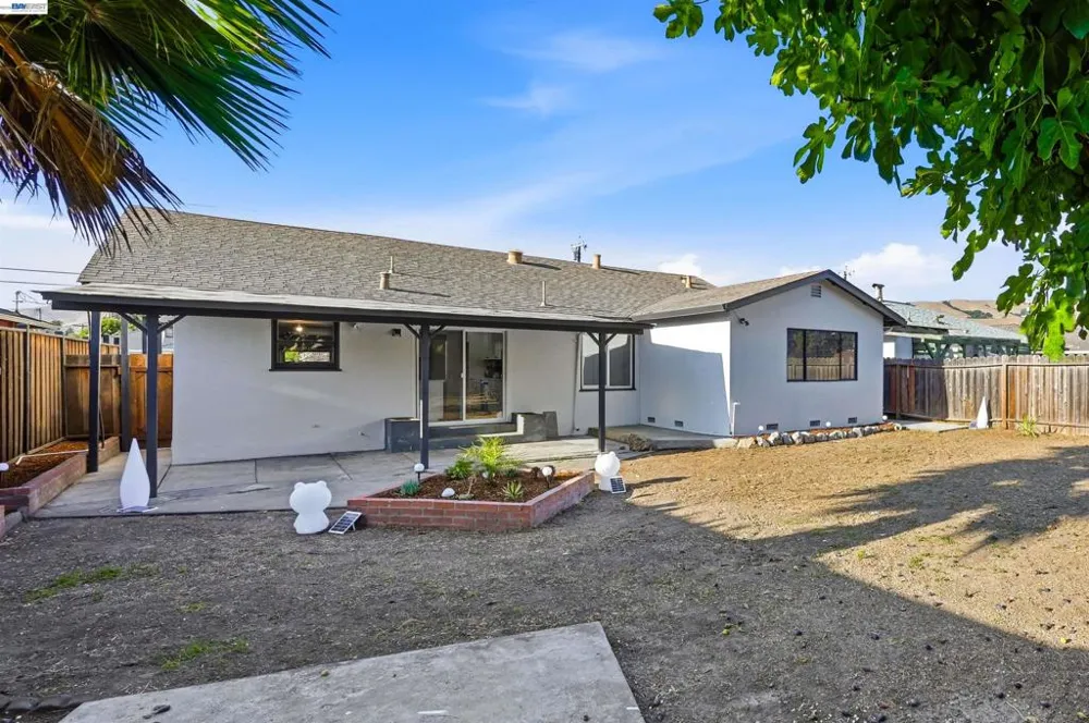 59 Lafayette Ave Hayward, CA 94544
