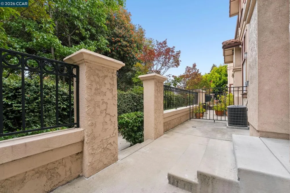 106 Santa Ines St San Pablo, CA 94806
