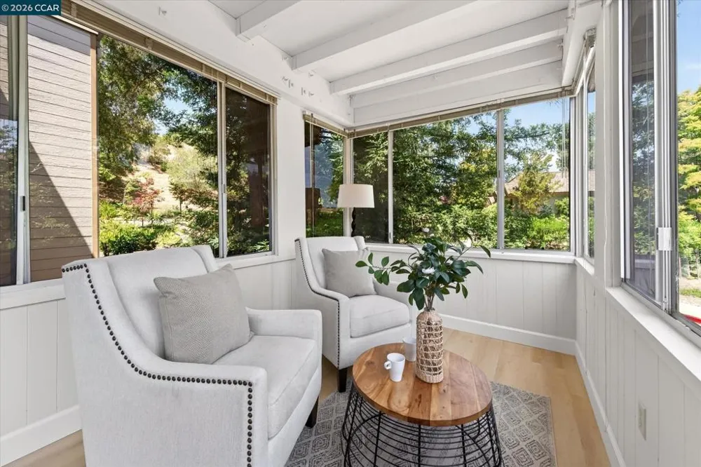 3410 Tice Creek Dr #2 Walnut Creek, CA 94595
