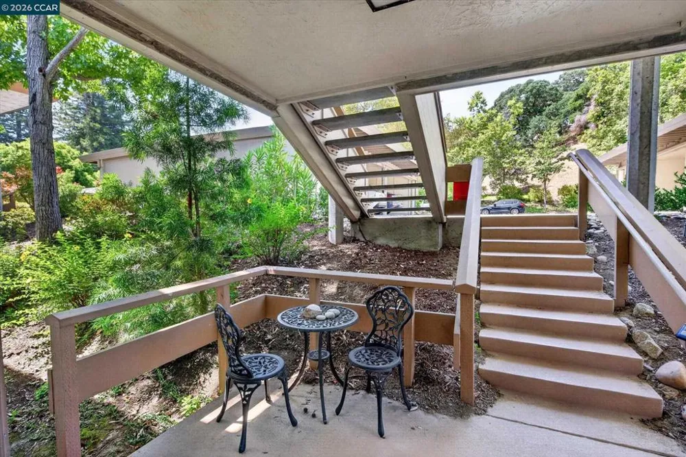 3410 Tice Creek Dr #2 Walnut Creek, CA 94595