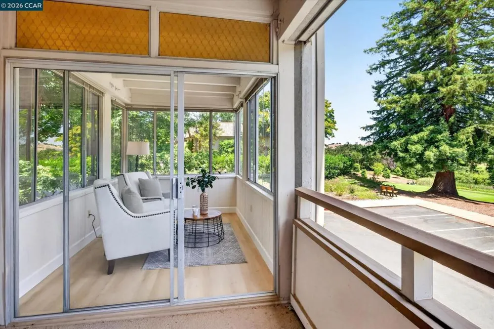 3410 Tice Creek Dr #2 Walnut Creek, CA 94595