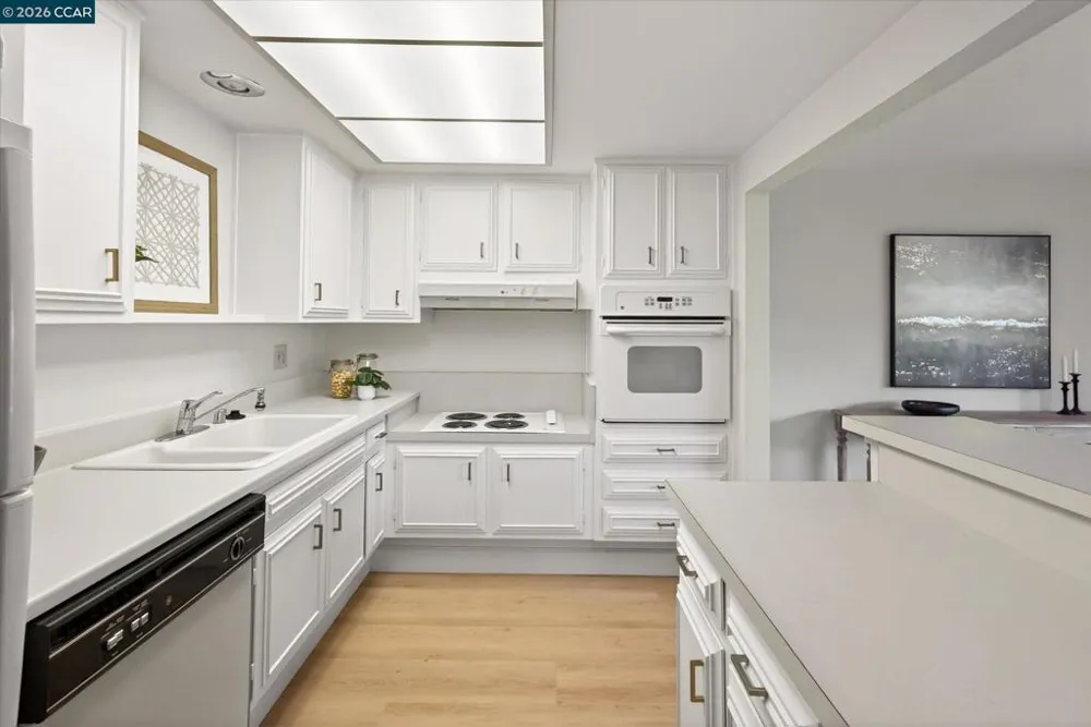 3410 Tice Creek Dr #2 Walnut Creek, CA 94595