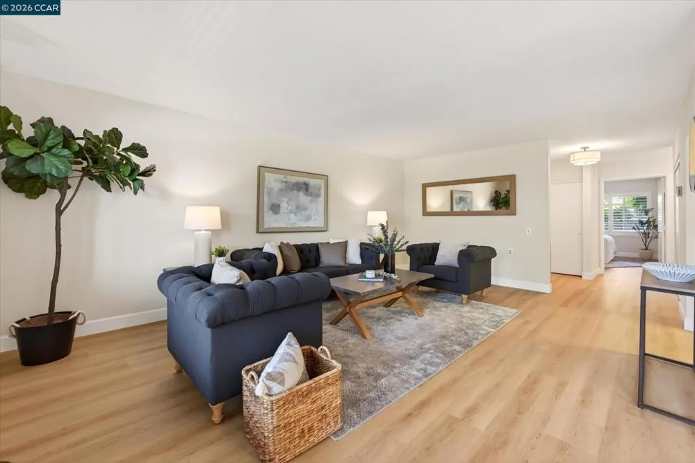 3410 Tice Creek Dr #2 Walnut Creek, CA 94595
