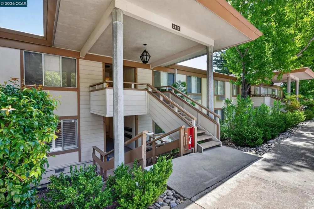 3410 Tice Creek Dr #2 Walnut Creek, CA 94595