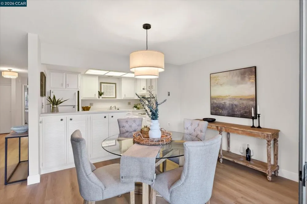 3410 Tice Creek Dr #2 Walnut Creek, CA 94595