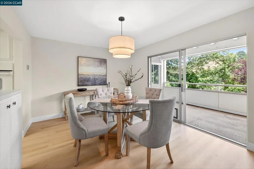 3410 Tice Creek Dr #2 Walnut Creek, CA 94595