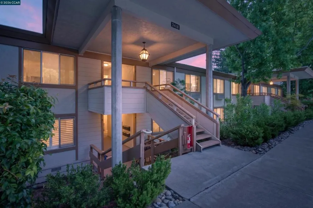 3410 Tice Creek Dr #2 Walnut Creek, CA 94595