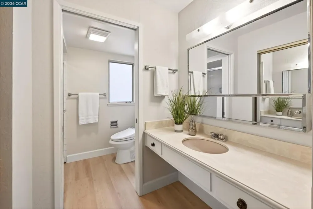 3410 Tice Creek Dr #2 Walnut Creek, CA 94595