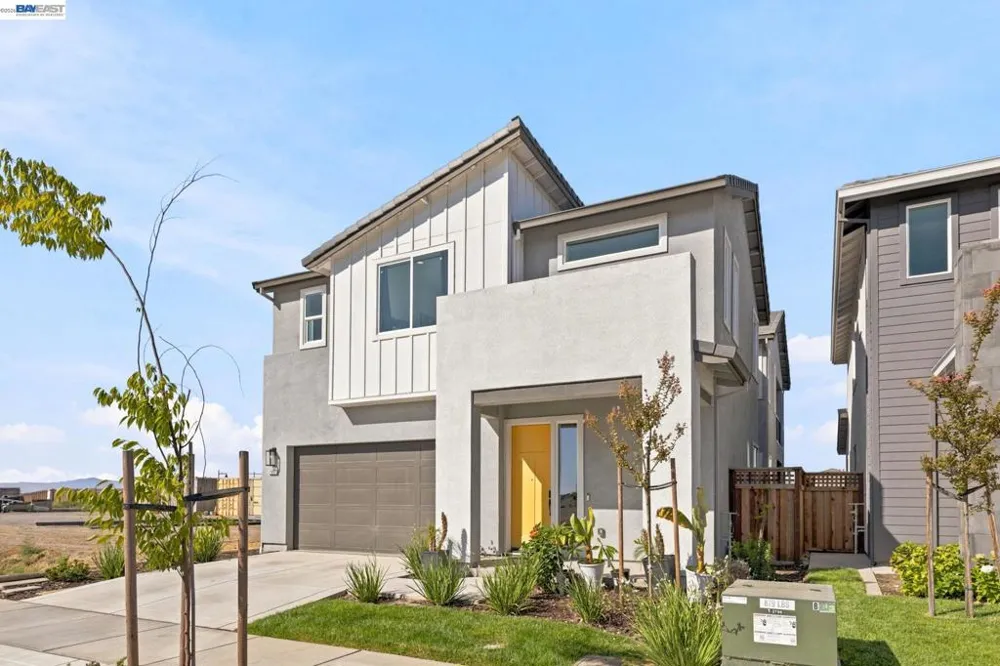 17693 Bushwick Lane Lathrop, CA 95330