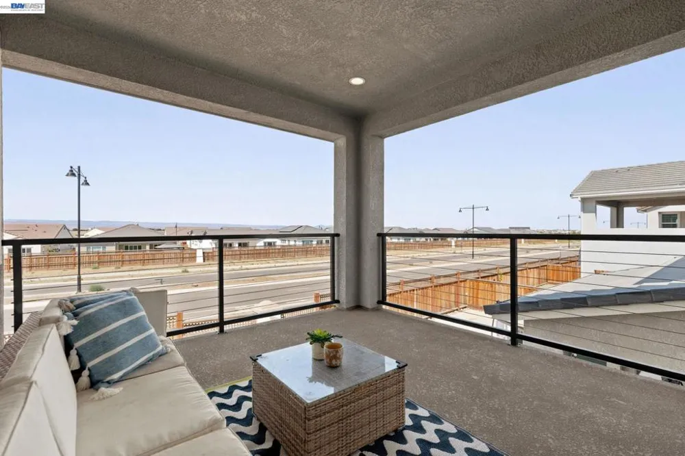 17693 Bushwick Lane Lathrop, CA 95330