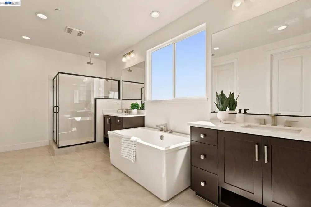 17693 Bushwick Lane Lathrop, CA 95330