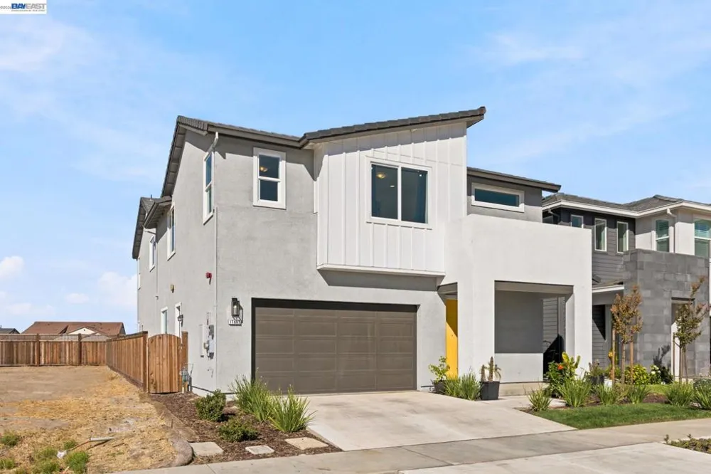 17693 Bushwick Lane Lathrop, CA 95330