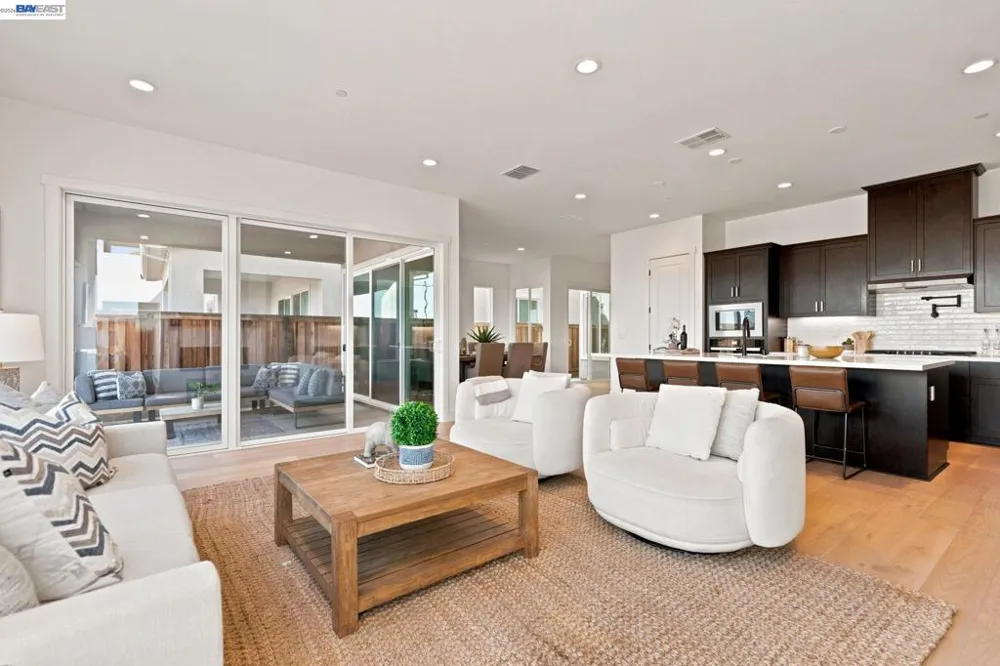 17693 Bushwick Lane Lathrop, CA 95330