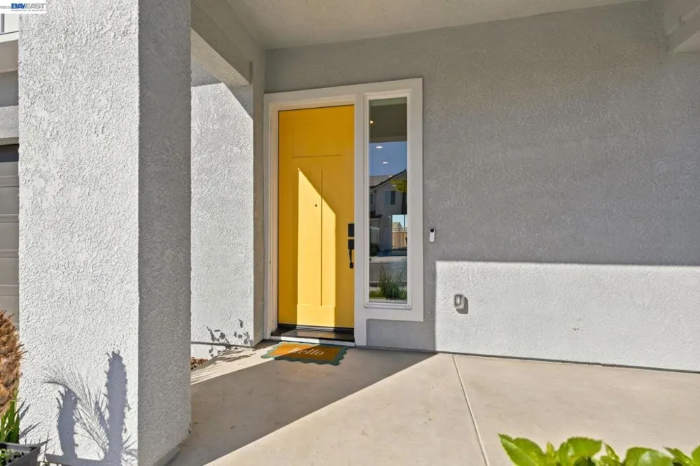 17693 Bushwick Lane Lathrop, CA 95330