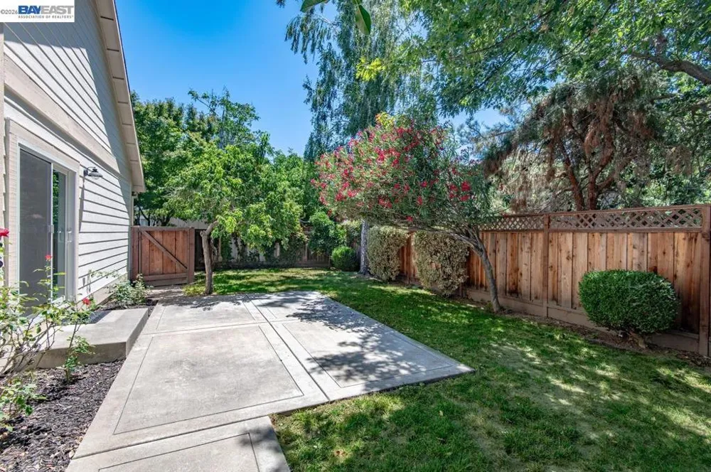 282 Del Valle Ct Pleasanton, CA 94566