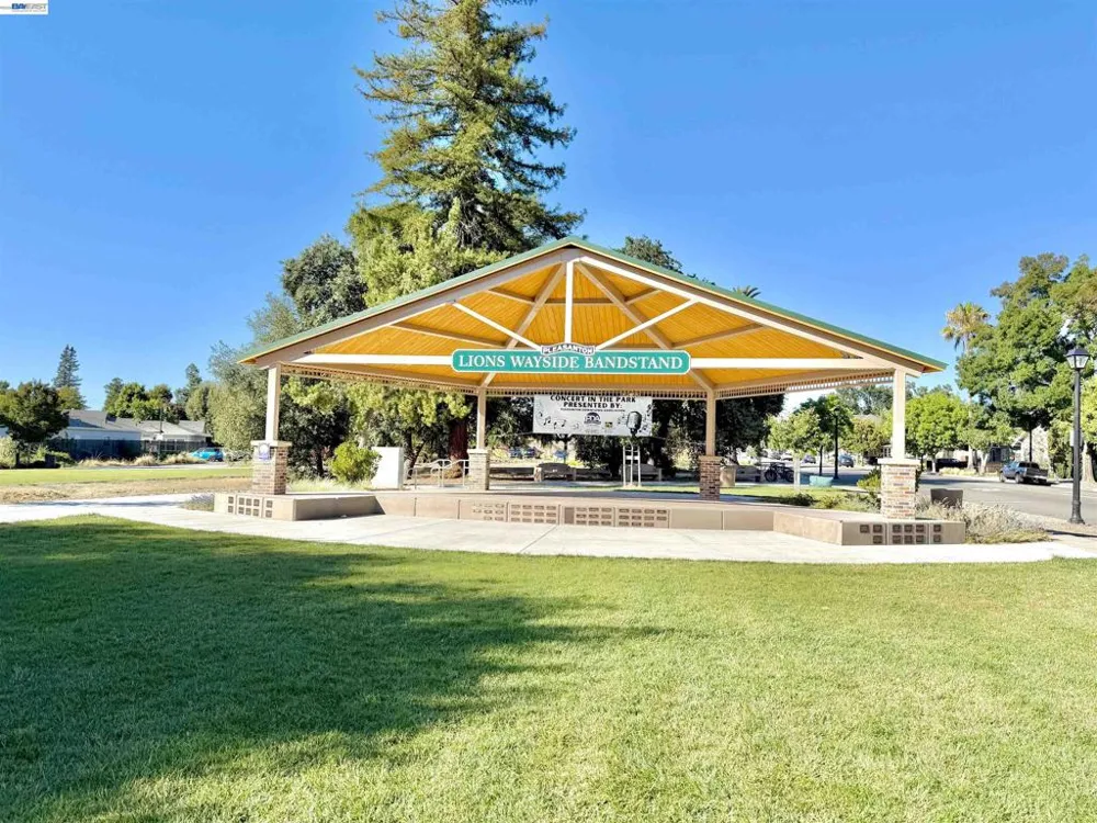 282 Del Valle Ct Pleasanton, CA 94566
