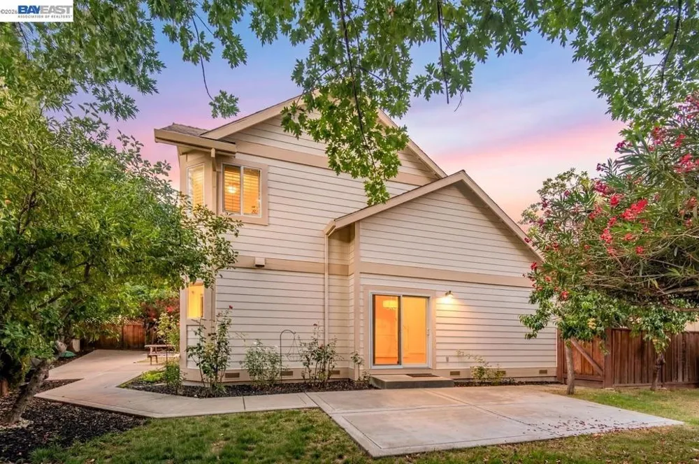 282 Del Valle Ct Pleasanton, CA 94566