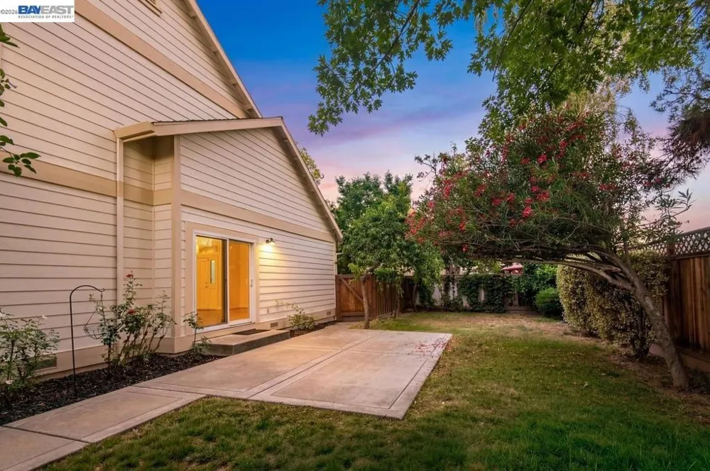 282 Del Valle Ct Pleasanton, CA 94566