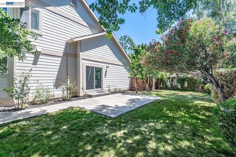 282 Del Valle Ct Pleasanton, CA 94566