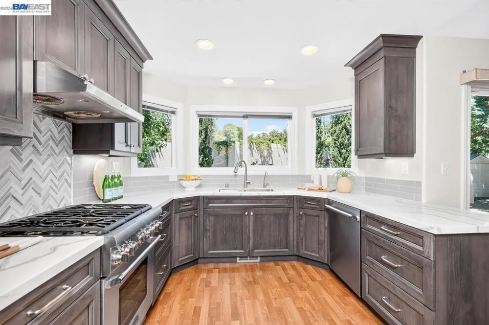 282 Del Valle Ct Pleasanton, CA 94566