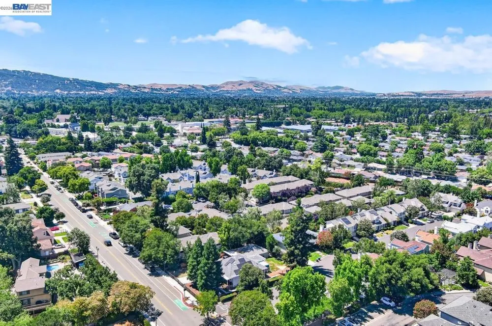 282 Del Valle Ct Pleasanton, CA 94566