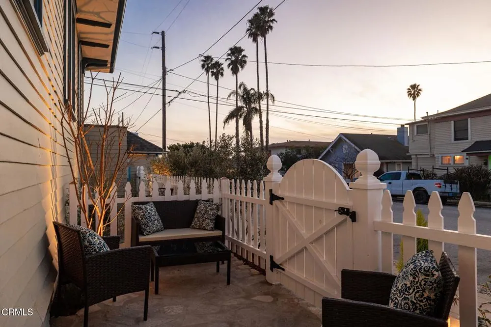 1106 E Santa Clara Street Ventura, CA 93001