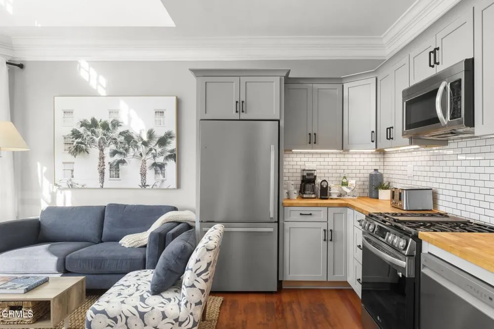 1106 E Santa Clara Street Ventura, CA 93001