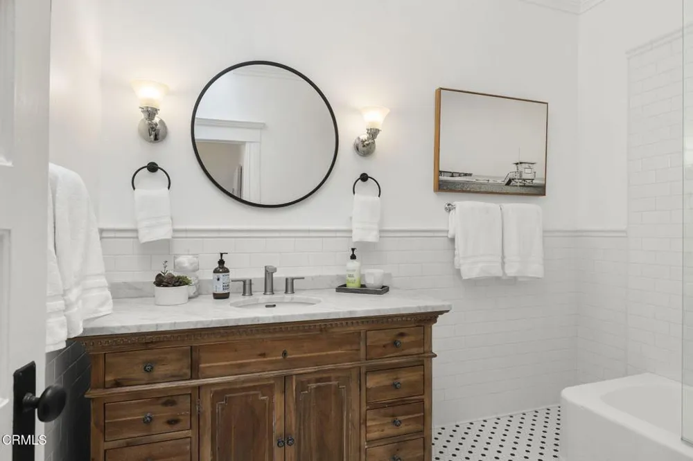 1106 E Santa Clara Street Ventura, CA 93001