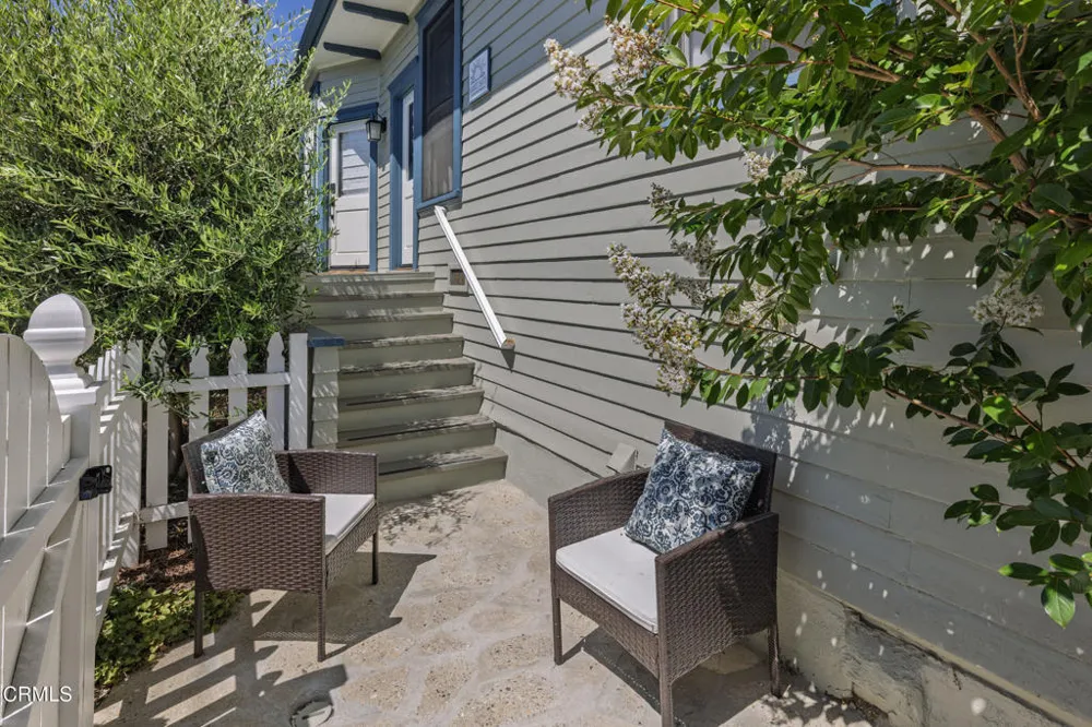 1106 E Santa Clara Street Ventura, CA 93001