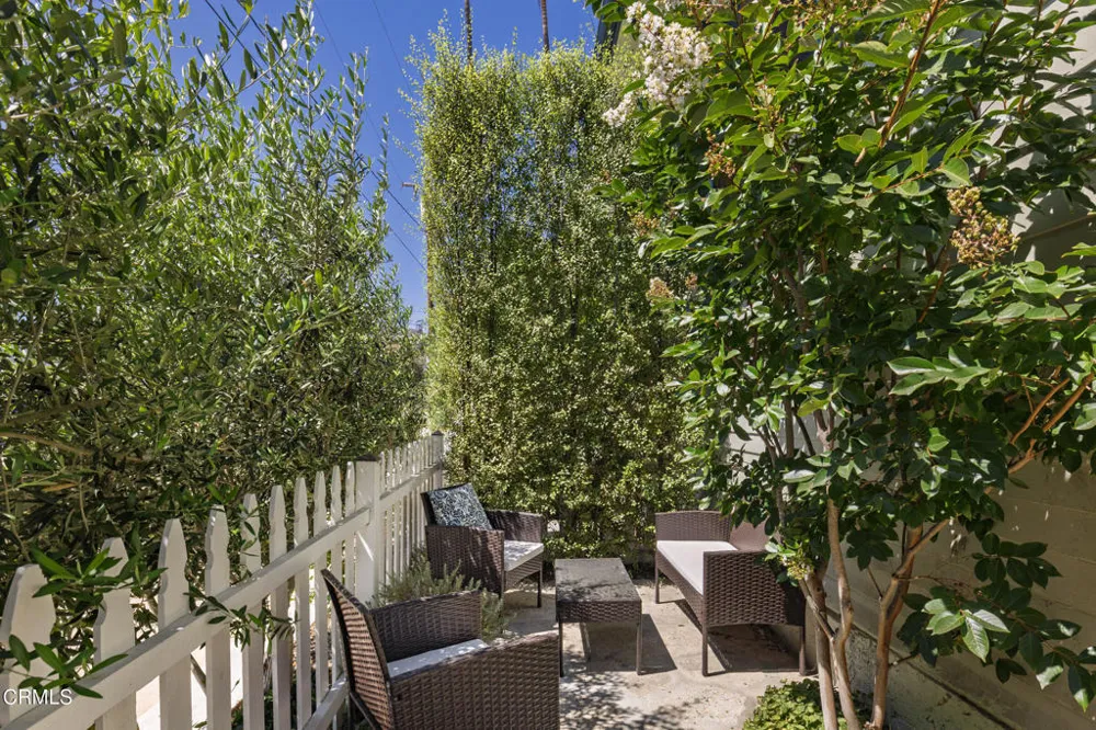 1106 E Santa Clara Street Ventura, CA 93001