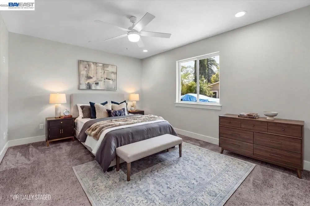 2584 Reservoir Ln Redding, CA 96002