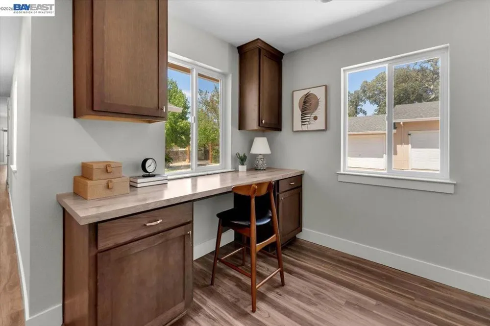 2584 Reservoir Ln Redding, CA 96002