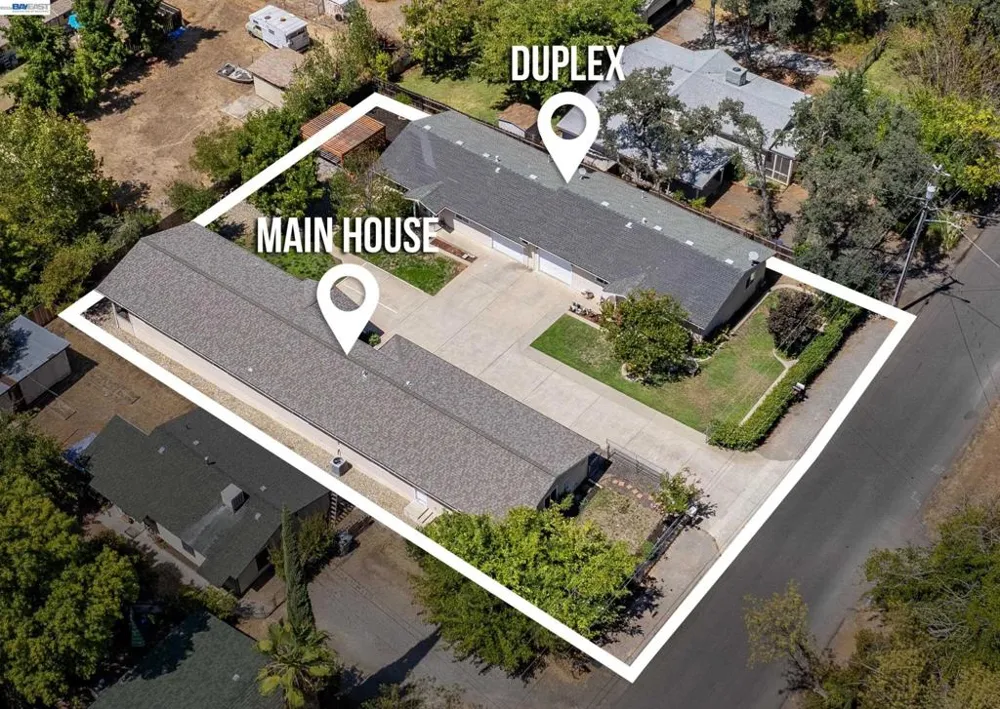 2584 Reservoir Ln Redding, CA 96002
