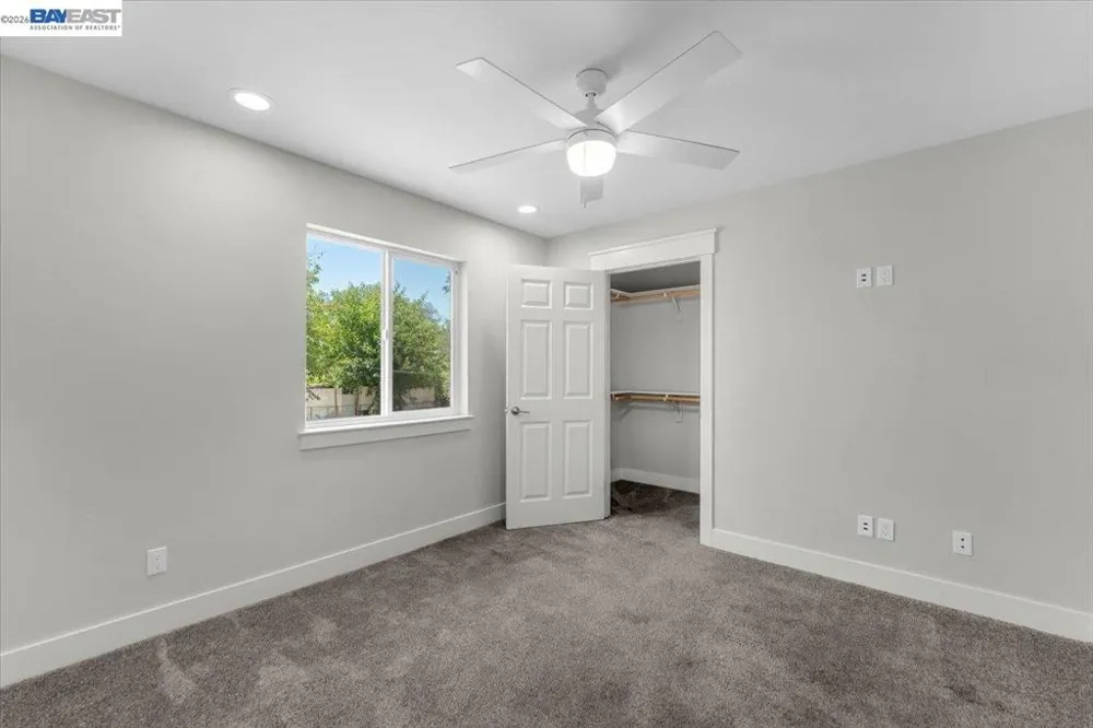2584 Reservoir Ln Redding, CA 96002
